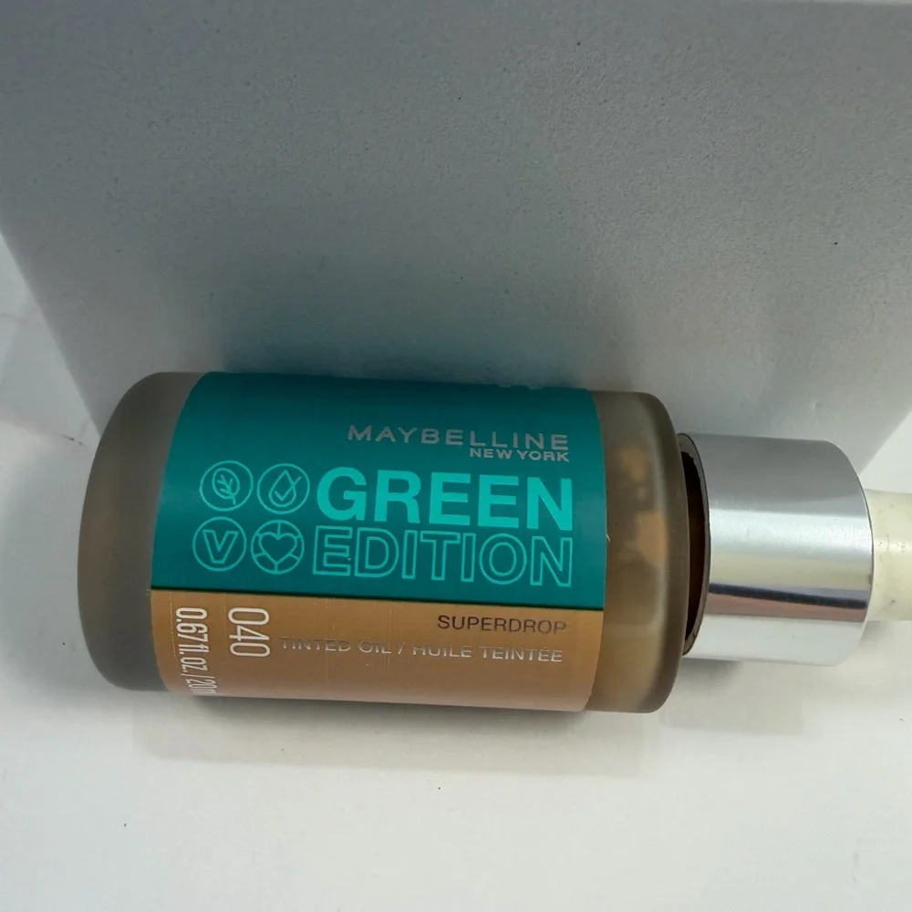🩷5/$10 Maybelline Green Edition 040 Tinted Oil Serum - Tan Shade